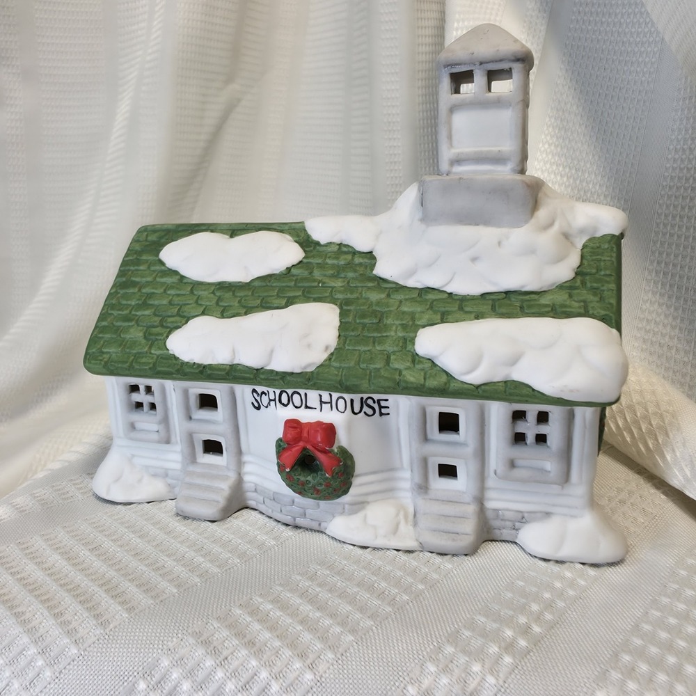 Christmas School‎ House, Porcelain Hand Painted Vintage 1989